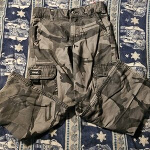 2 pair Boys size 7 camouflage cargo pants